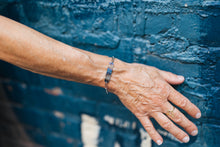 Load image into Gallery viewer, Ripple Effect Stainless Steel Chain Bracelet