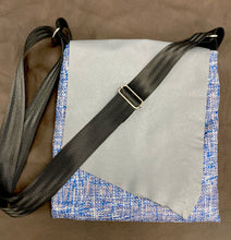 Load image into Gallery viewer, Blue tweed purse with gray flap closure