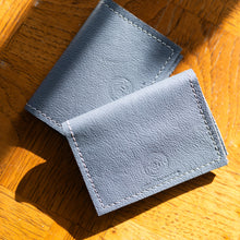 Load image into Gallery viewer, Minimalist Leather Wallet